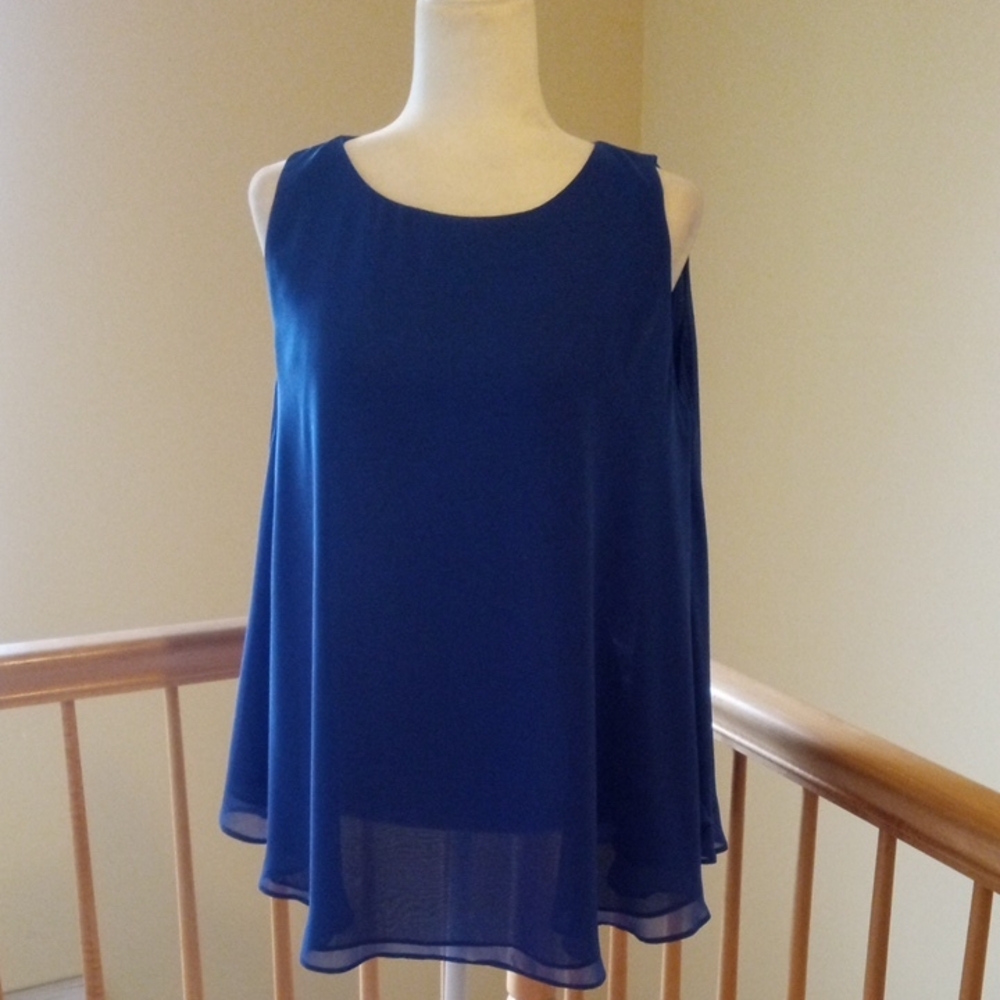 Gianni Bini Royal Blue Sleeveless Light And Flowy Blouse Top